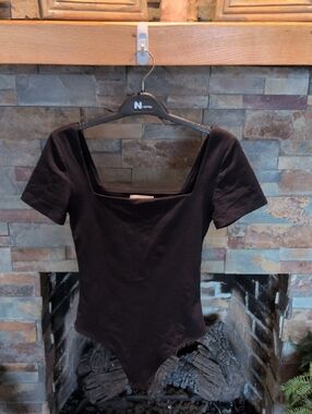 Babaton Black Square-Neck Short-Sleeve Bodysuit
